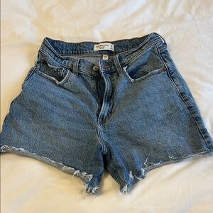 Abercrombie & Fitch Curve Love the dad short high rise Jean Shorts